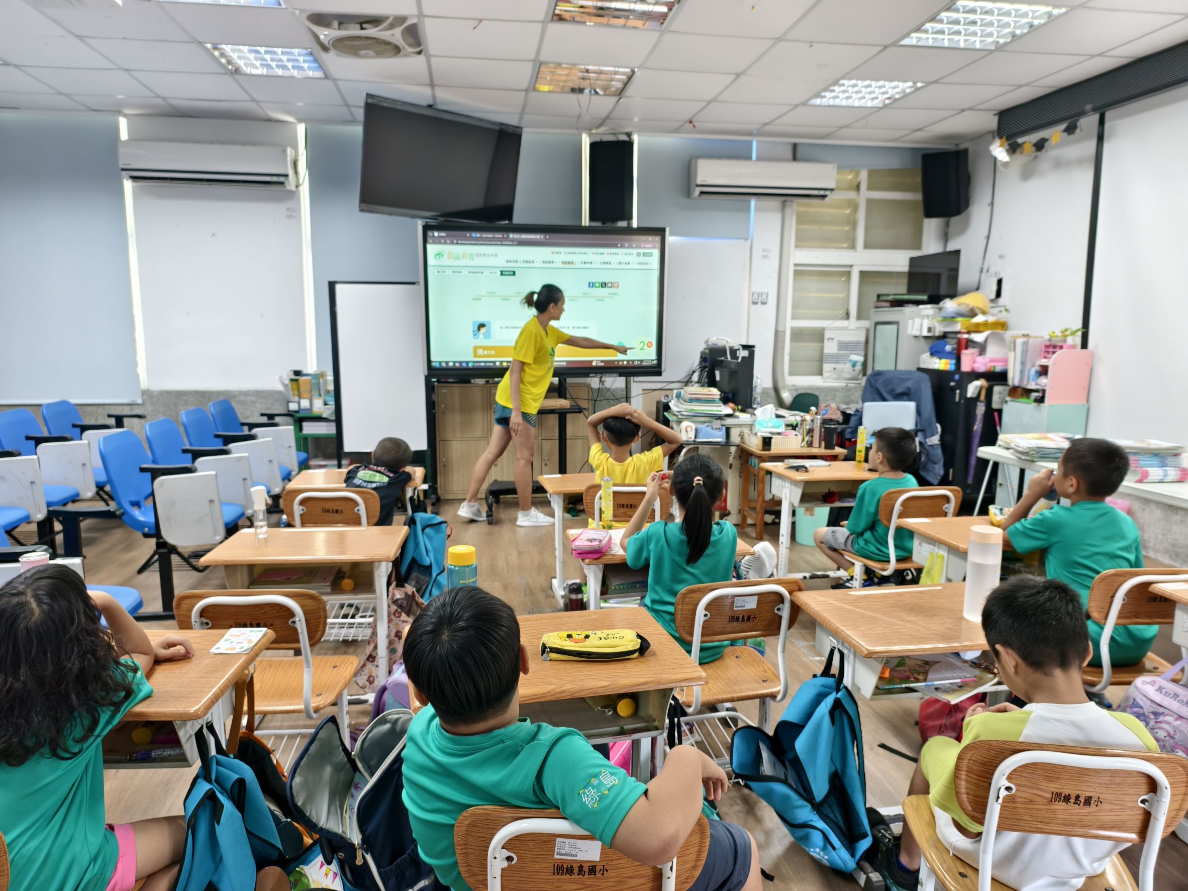 按下右下角倒數計秒的印章，解鎖農產圖鑑。