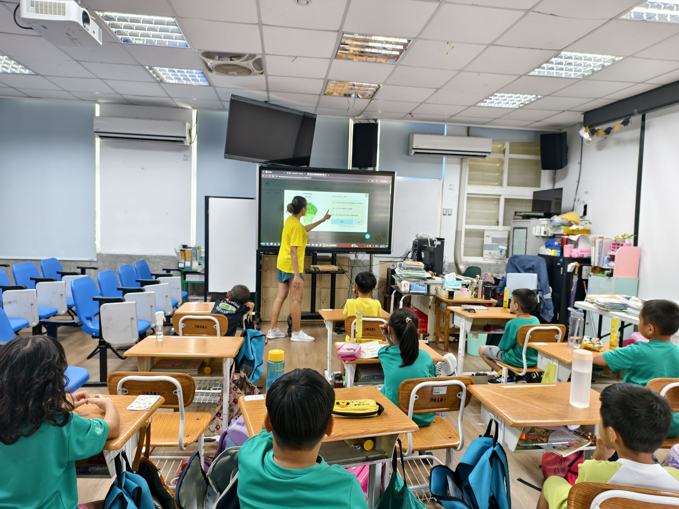 進入「挑戰知識問答」，仔細想想何者正確。