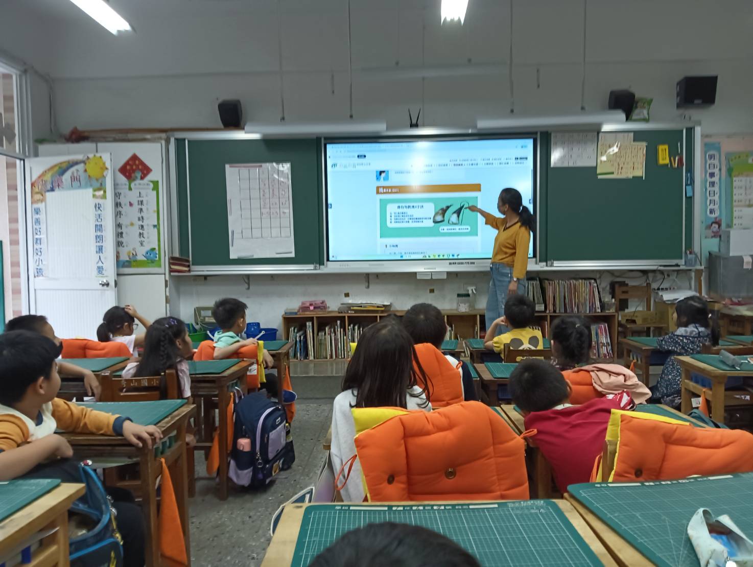 選竹筍不能選綠色尖頭喔--會苦唷