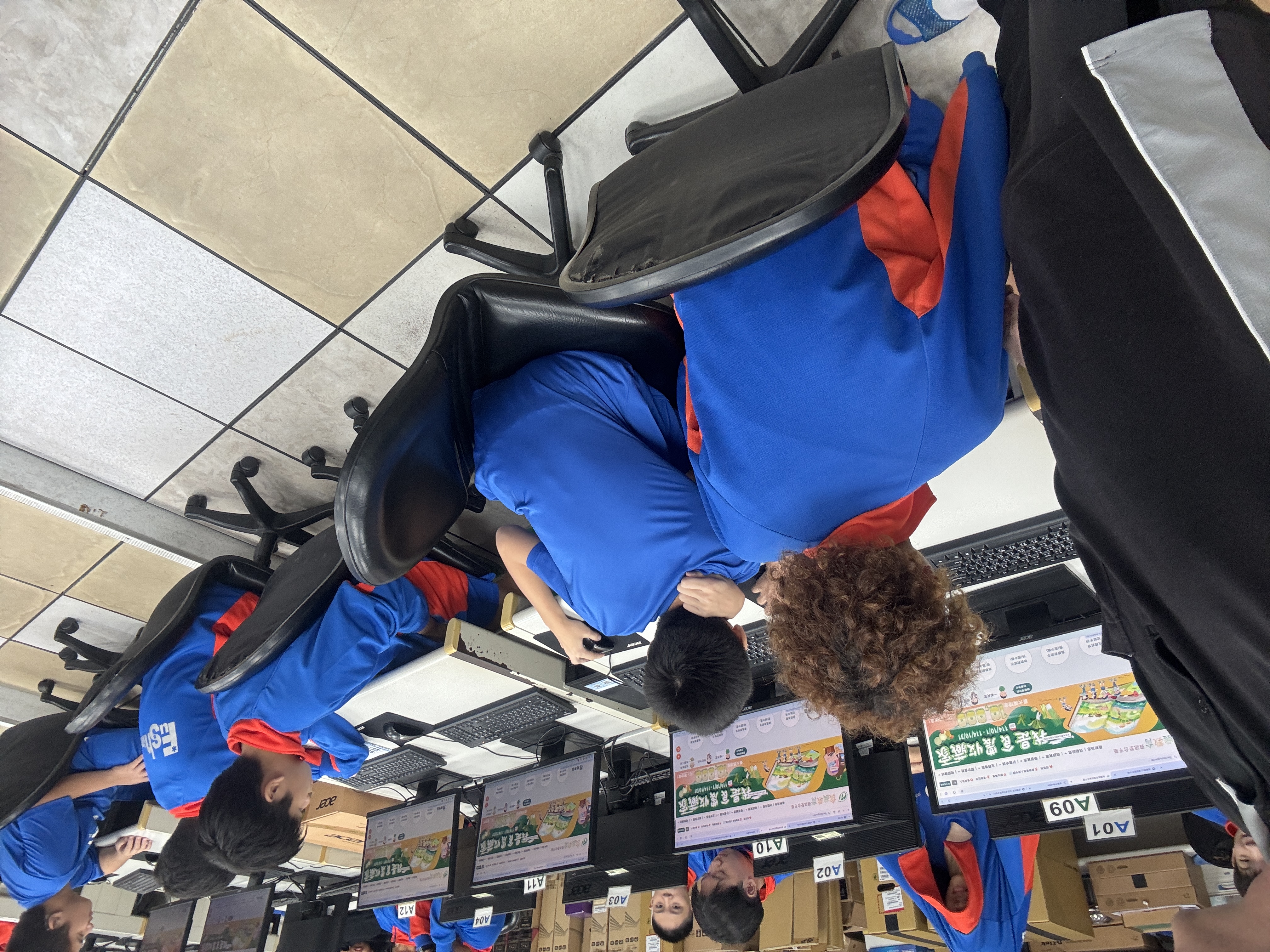 學生了解食農教育網站的架構.