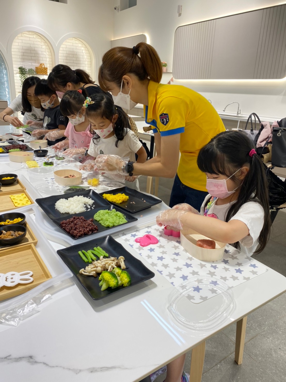 五彩繽紛體驗活動