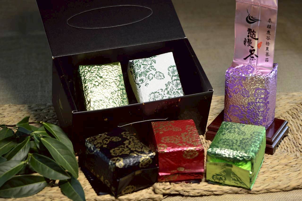 LINE_ALBUM_憨慢茶形象照_251015_8