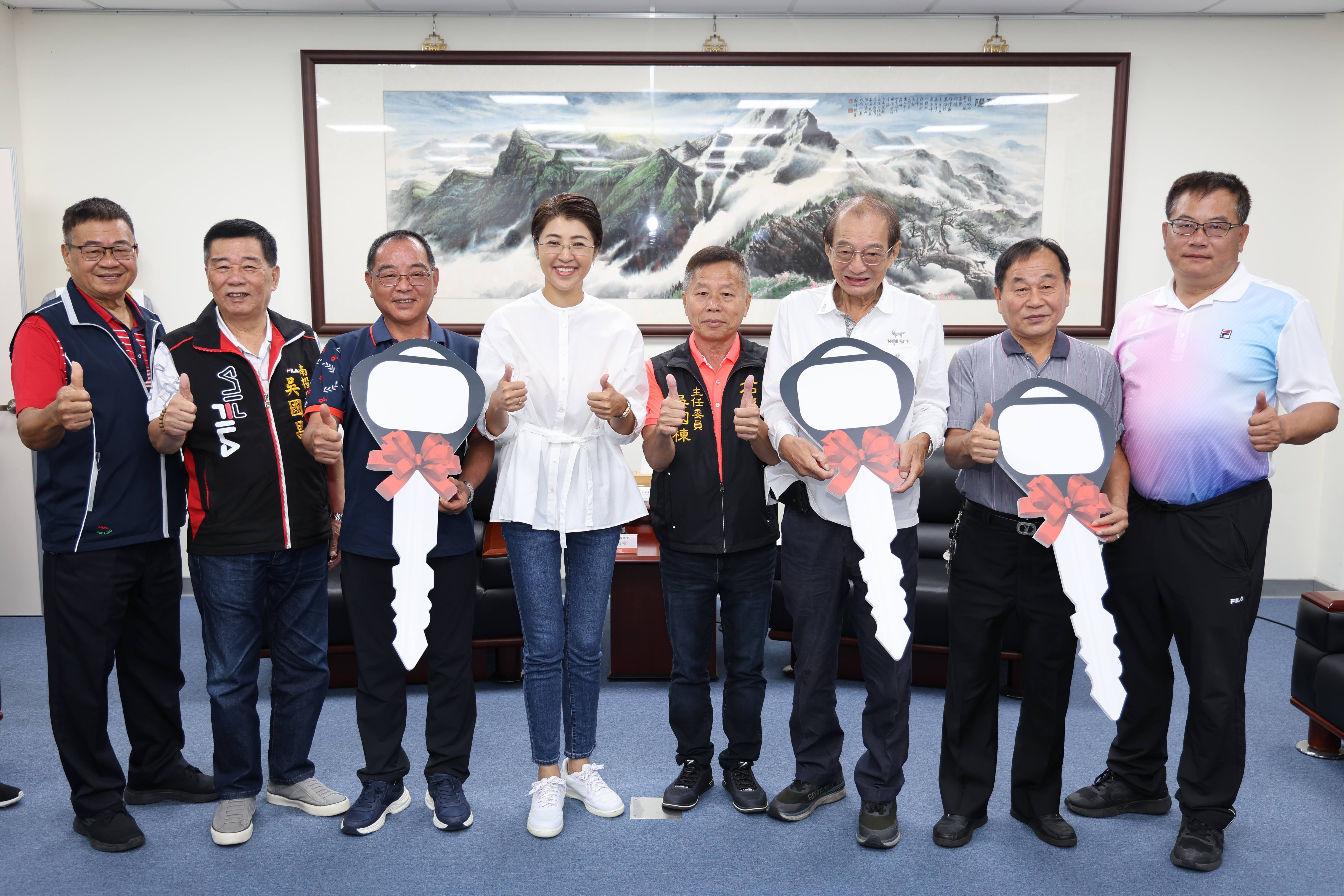 圖片-泡麵土地公石龍宮福德會慨捐3輛交通車  嘉惠3社團擴大服務弱勢及推廣食農教育