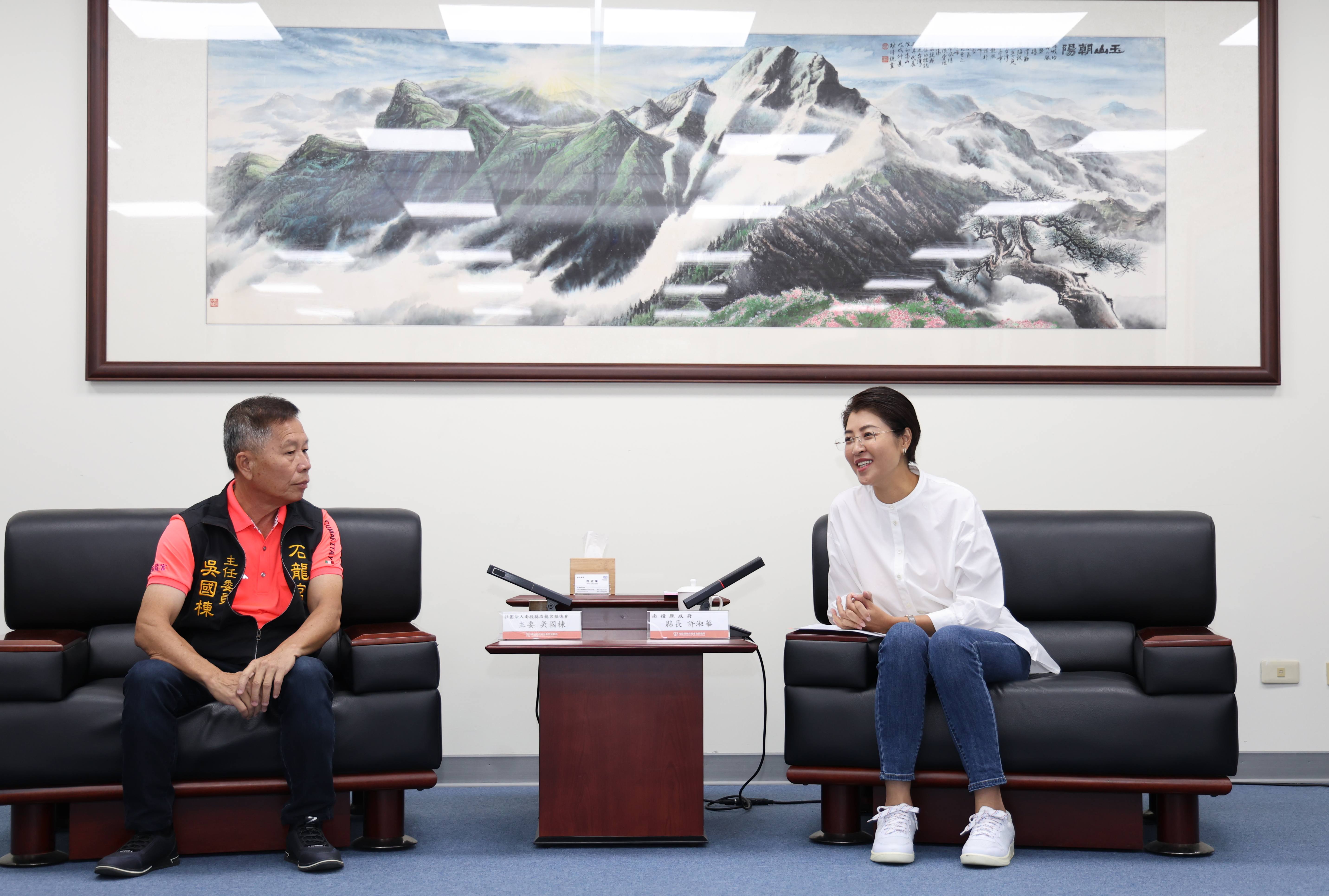 相關圖片4-泡麵土地公石龍宮福德會慨捐3輛交通車  嘉惠3社團擴大服務弱勢及推廣食農教育