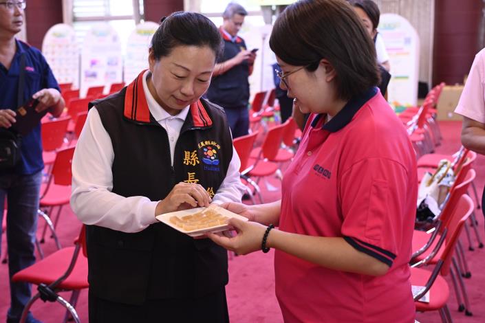 品嚐花蓮文旦柚的幸福滋味。