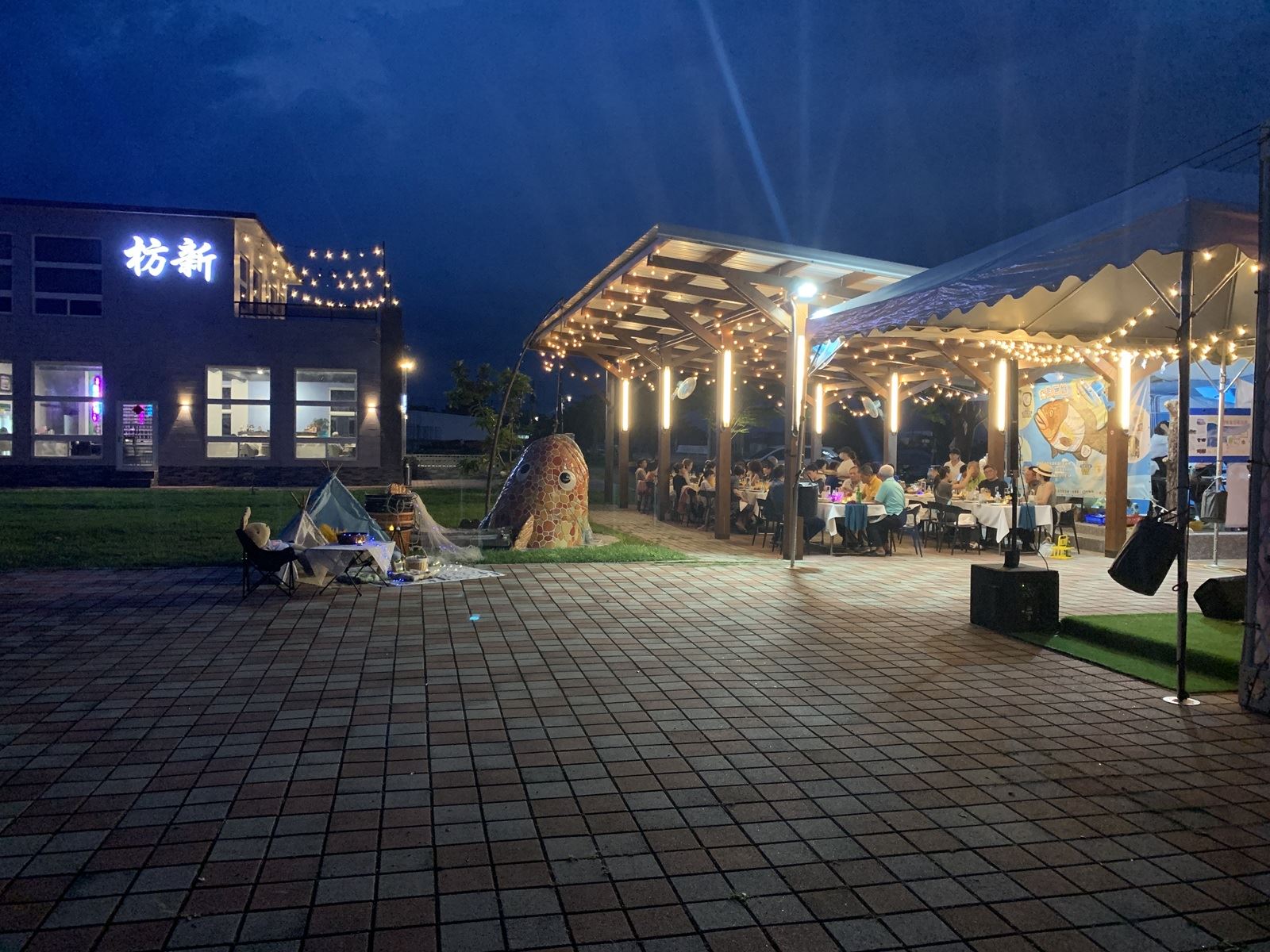 伴隨夕陽西下優美景致的「海洋餐桌」饗宴