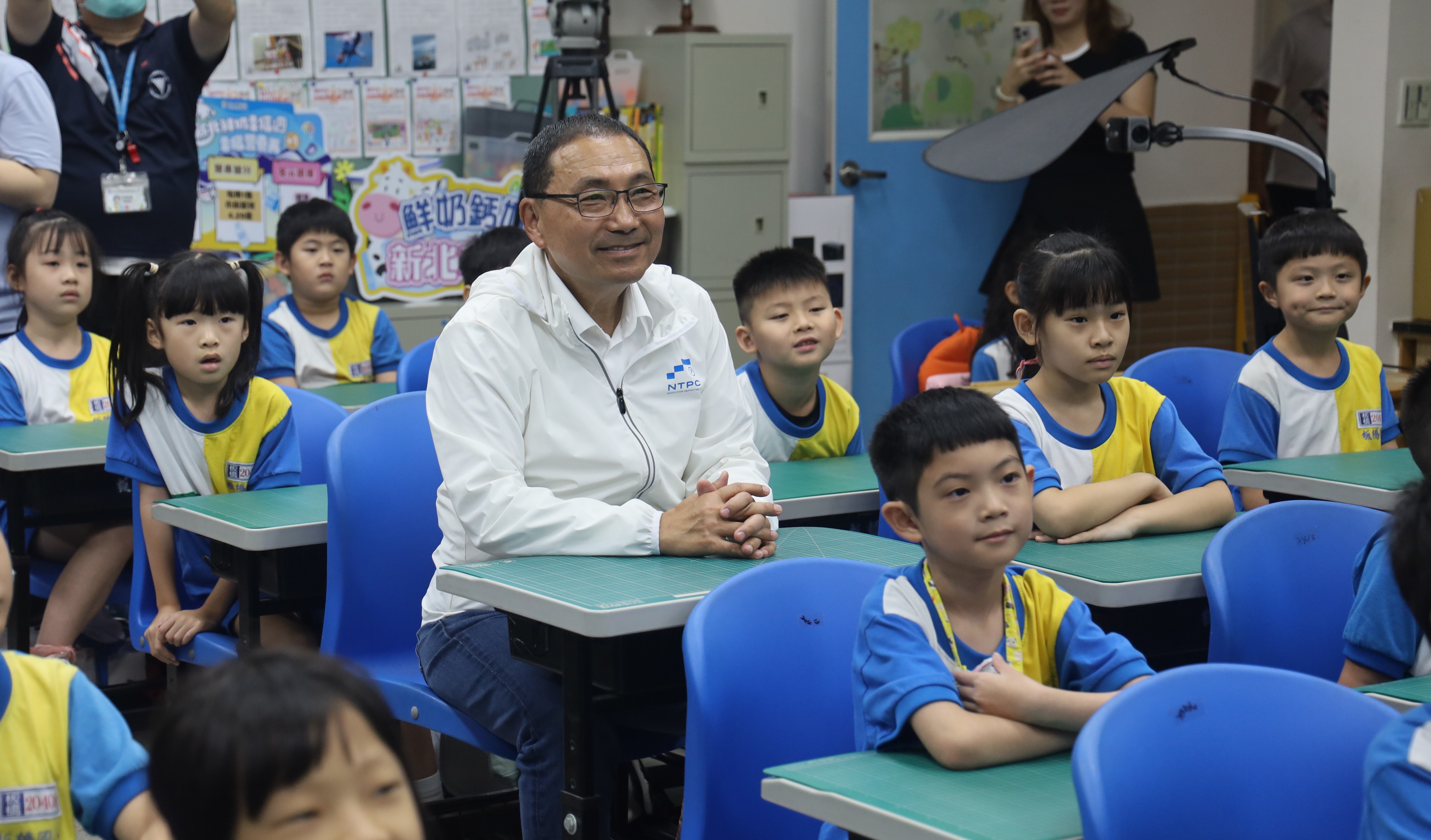 侯友宜市長到校,陪學童上營養小學堂