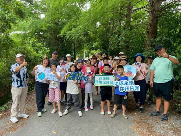 創新宣導活動民眾合影