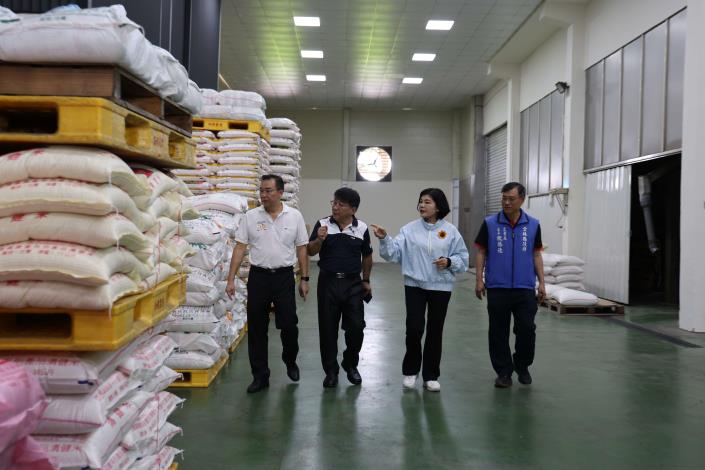 從鮮穀儲存、烘乾、碾製到包裝,全程一貫作業完成