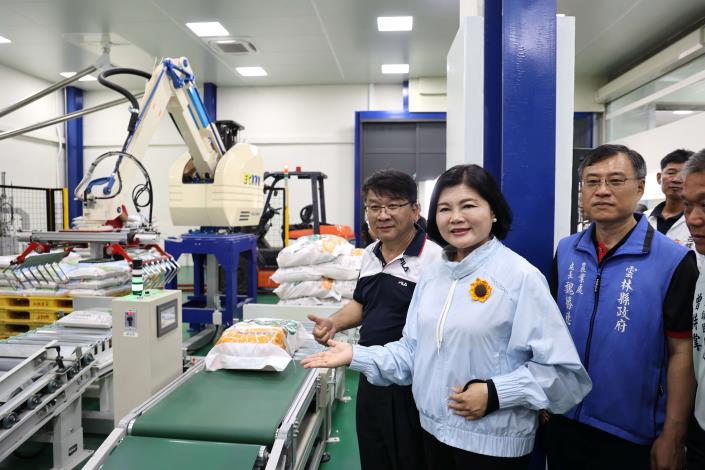 參加「西螺鎮農會稻米產業文化、碾米廠廠房更新啟動儀式暨農民節表彰活動」