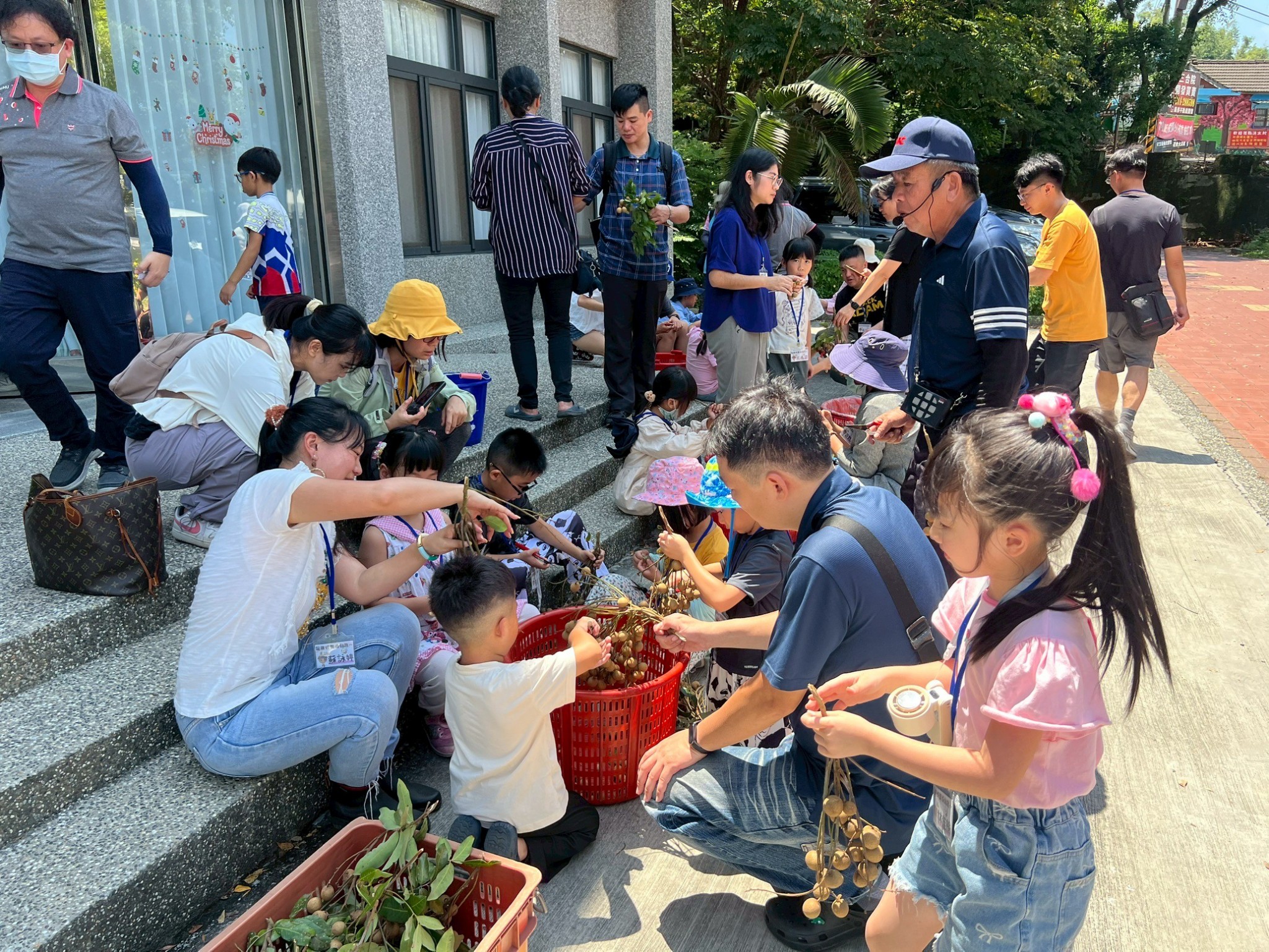 LINE_ALBUM_114年社頭 食農體驗嘉年華 龍飛蜂舞尋仙趣_250827_35