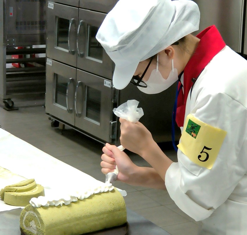 烘焙競賽製作戚風蛋糕過程