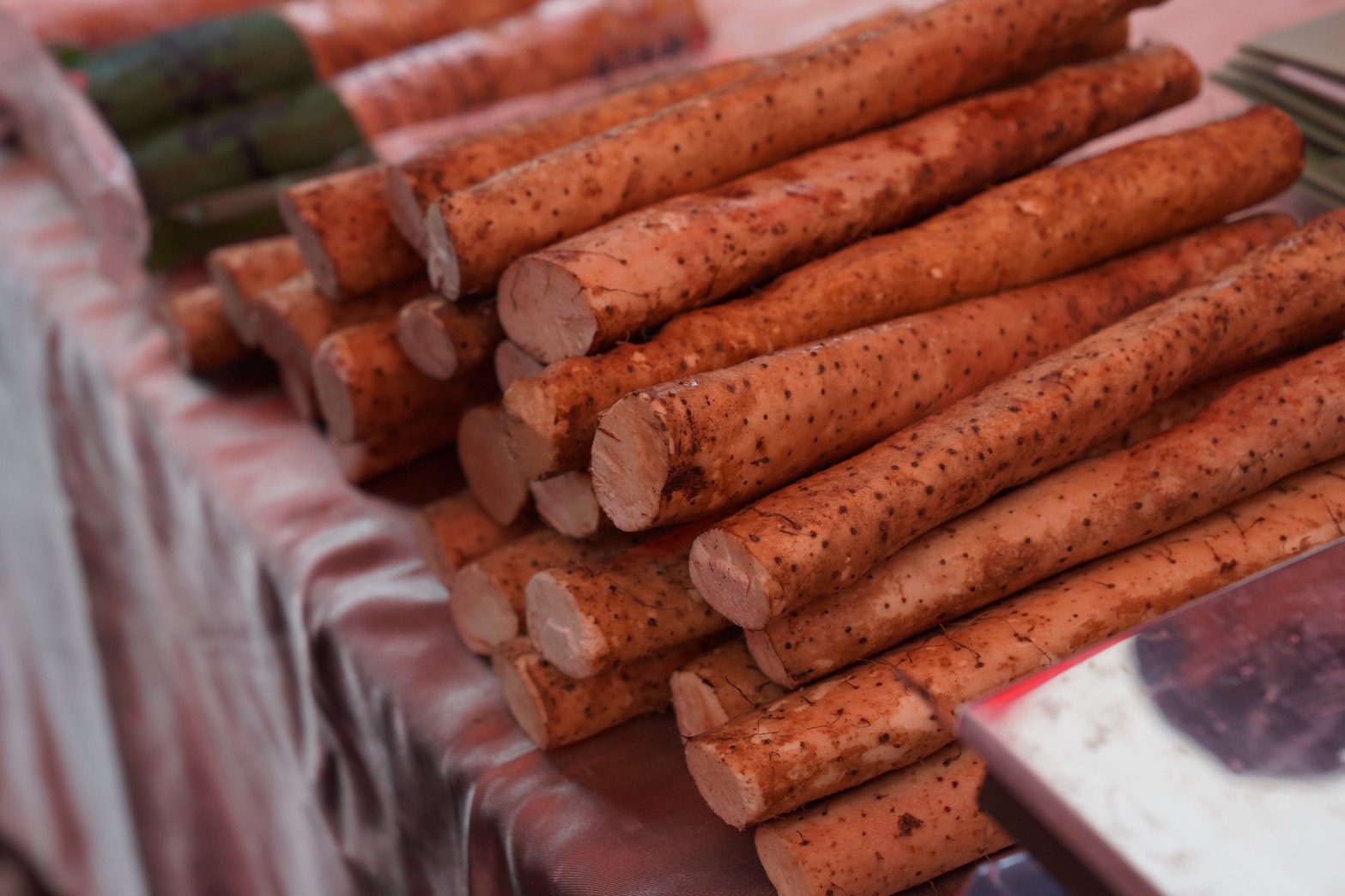 新北出產的原生種山藥營養豐富,口感軟綿Q彈,是秋冬進補的首選