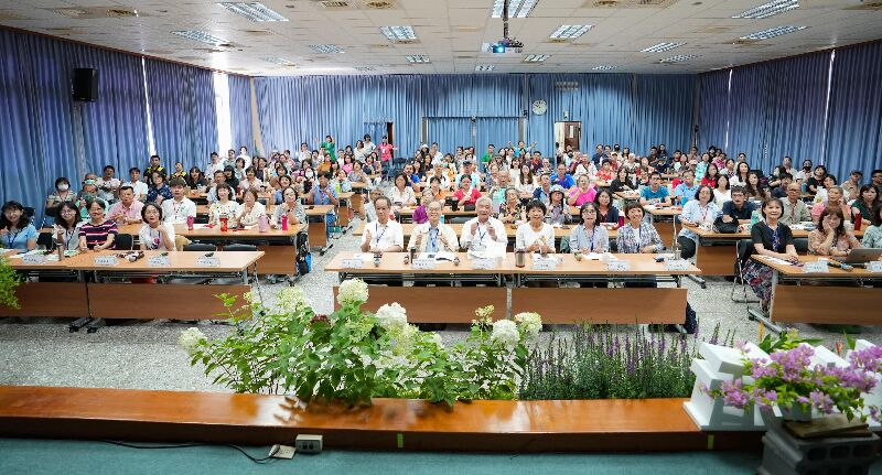 食農教育與綠色農村生活推動及展望研討會於臺中農改場舉辦，現場吸引超過200名產官學專家共同參與。