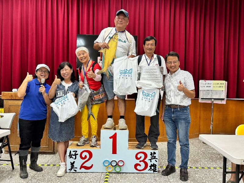 遊客探索好美里漁村 食魚懂魚愛上虱目魚-1