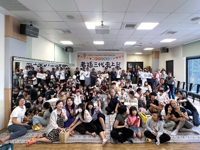 第7屆「烏矸仔ㄟ秘密」大純釀親子料理競賽與會嘉賓及參賽者大合影