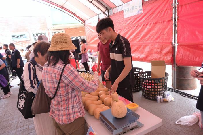 官網-吸引許多民眾共襄盛舉,一起品嘗新鮮瓜果