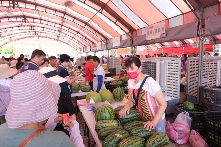 官網-吸引許多民眾共襄盛舉,一起品嘗新鮮瓜果