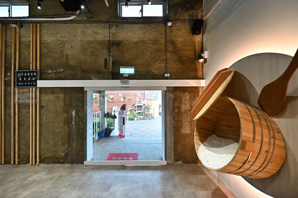 後壁農民直銷站入口處的「大飯桶」是打卡熱點。