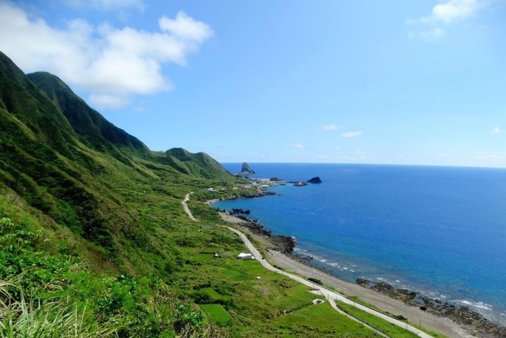 臺東地區農會所轄臺東市及卑南、綠島及蘭嶼三鄉,有山有海有溫泉。(臺東地區農會提供)