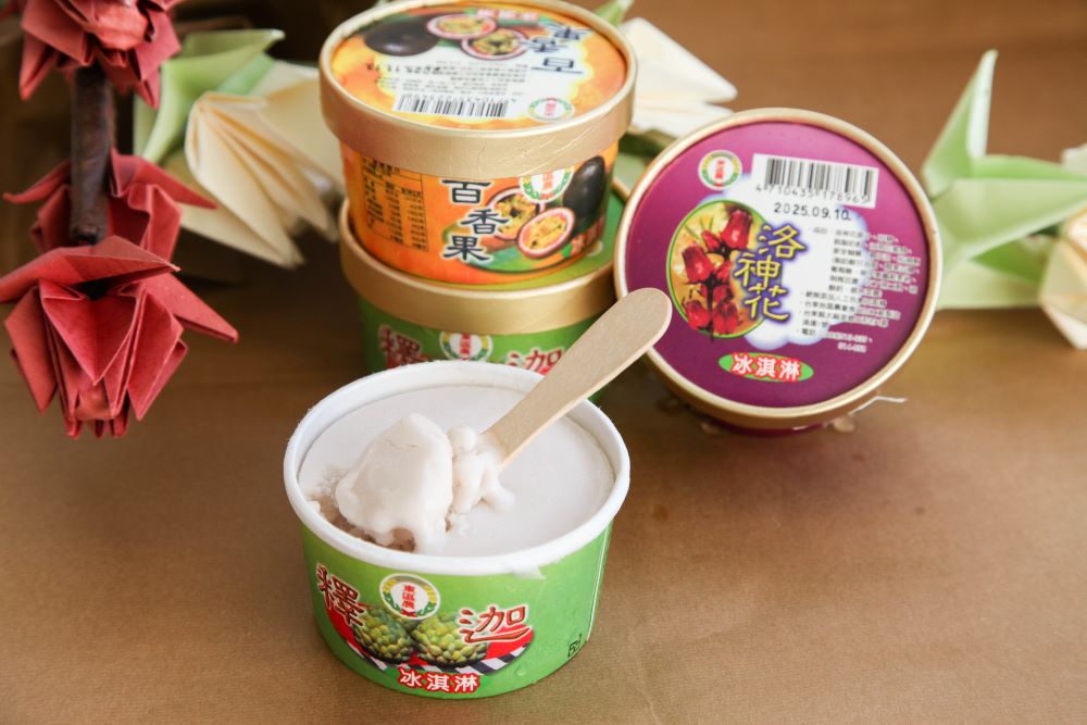 釋迦鮮果製成的冰淇淋,散發濃濃釋迦風味。