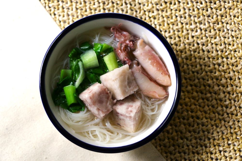 大甲芋頭綿密鬆軟、香氣濃郁,鹹甜皆宜,到此一遊必嘗。