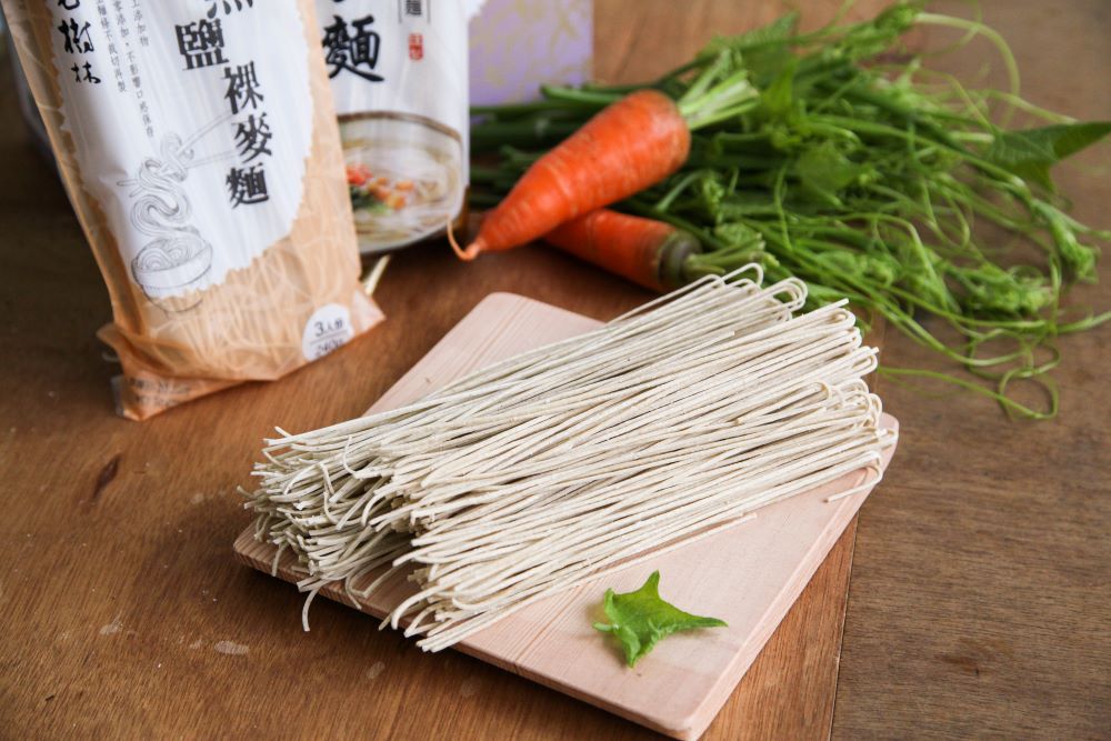 新北市樹林區農會出品的無鹽裸麥麵、燕麥麵,別具一格。