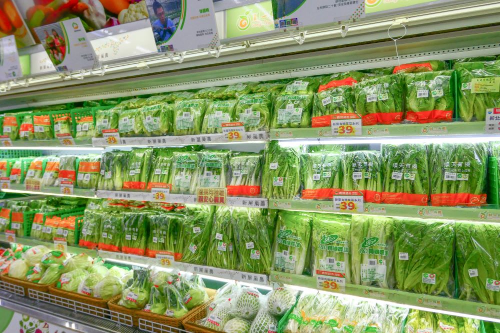 走進新北市樹林區農會農民直銷站,滿眼鮮綠,新鮮看得見。