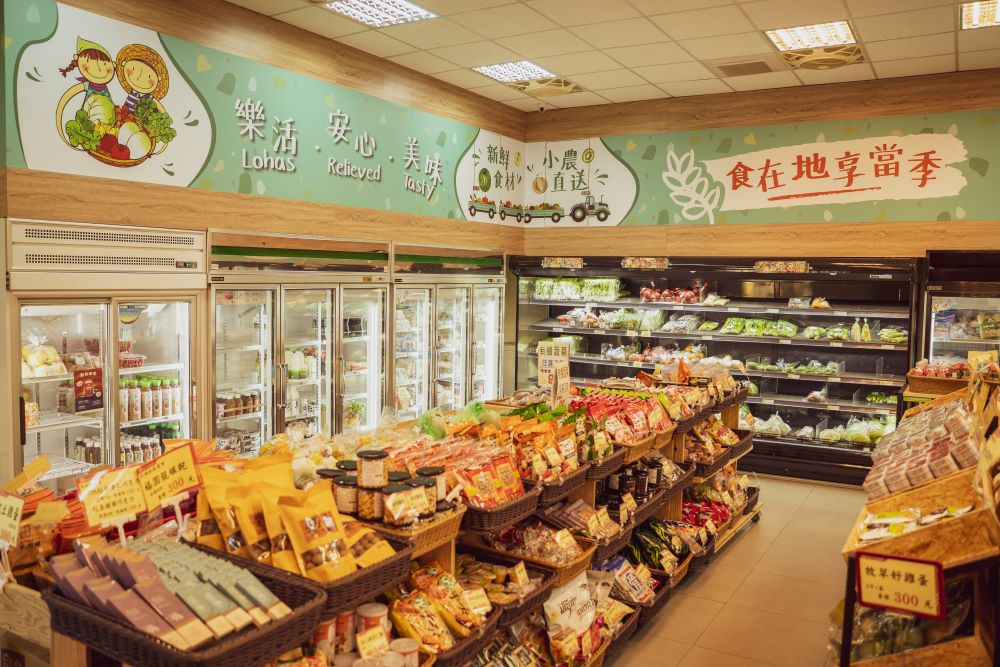 直銷站在農友的配合下，一同提供市民最安心可靠的食材。