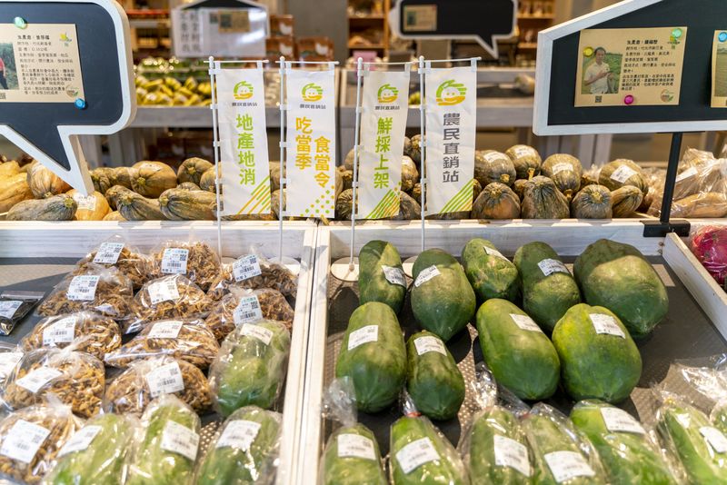 字卡說明生產者耕作理念，消費者更安心採購。