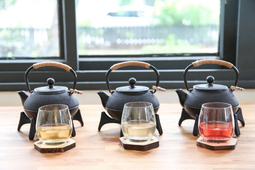 富里農民直銷站的漢方元氣茶包可以泡茶喝，也可以當湯底。