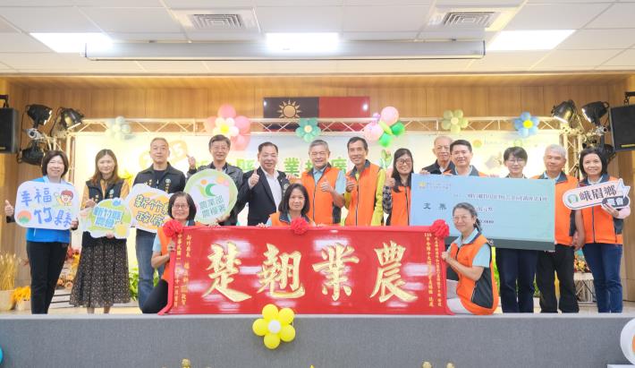 官網-峨眉鄉特用作物(苦茶)產銷班第4班榮獲114年全國十大績優農業產銷班殊榮.JPG 官網-峨眉鄉特用作物(苦茶)產銷班第4班榮獲114年全國十大績優農業產銷班殊榮.JPG