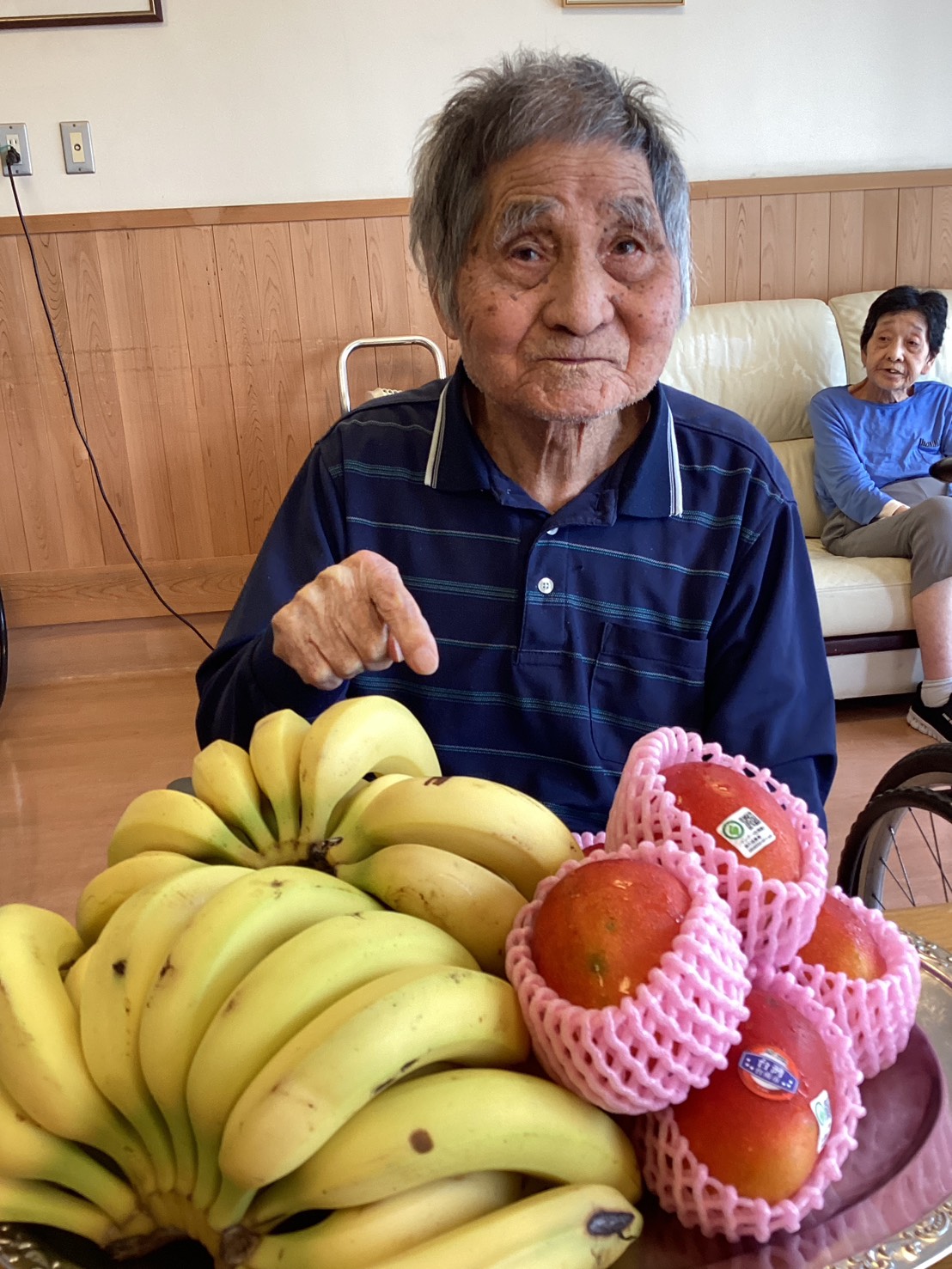 圖片5_臺灣水果首度進入日本靜岡縣福利機構團膳供餐食材。福利機構的長輩對來自臺灣的香蕉、芒果充滿期待。