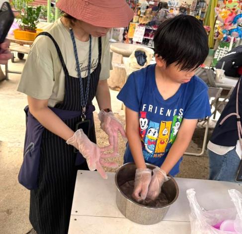 活動當天將由愛玉達人指導，讓民眾透過傳統方式手洗出晶瑩剔透的愛玉，體驗從愛玉籽到美食的奇妙過程。