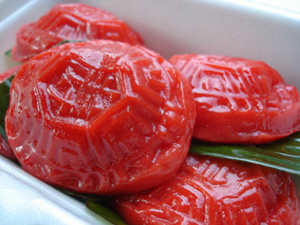 紅龜粿的象徵吉祥、長壽，在許多場合都會到它。
