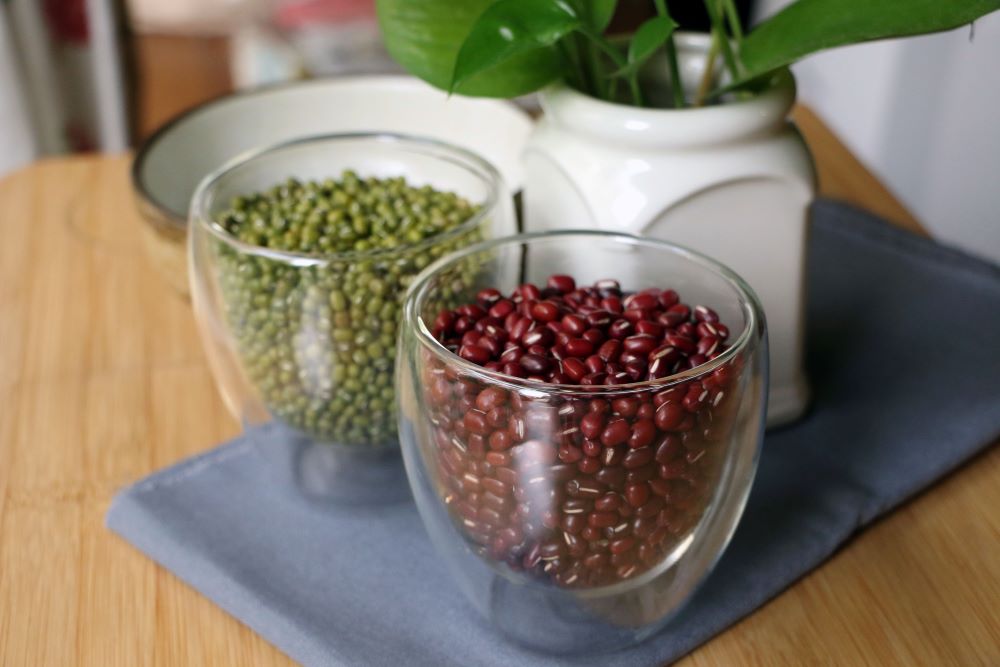 紅豆、綠豆是「澱粉質豆」。