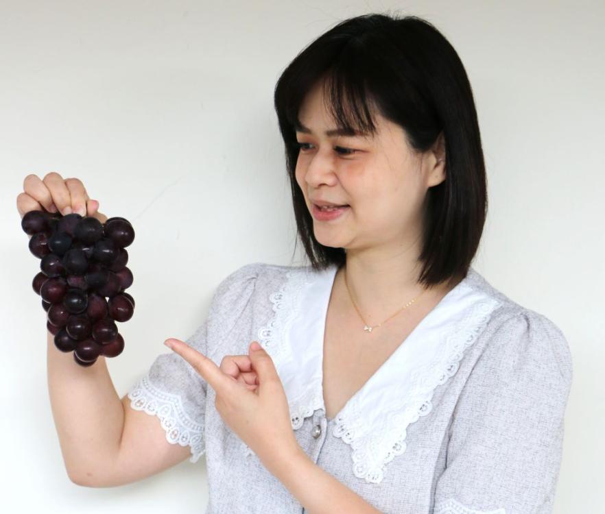 林雅恩營養師指出,葡萄皮、葡萄籽其實都能吃,但適性而為即可,不須太勉強。